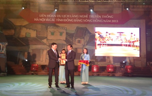 Ouverture du festival des villages de métiers de Hanoi  - ảnh 1